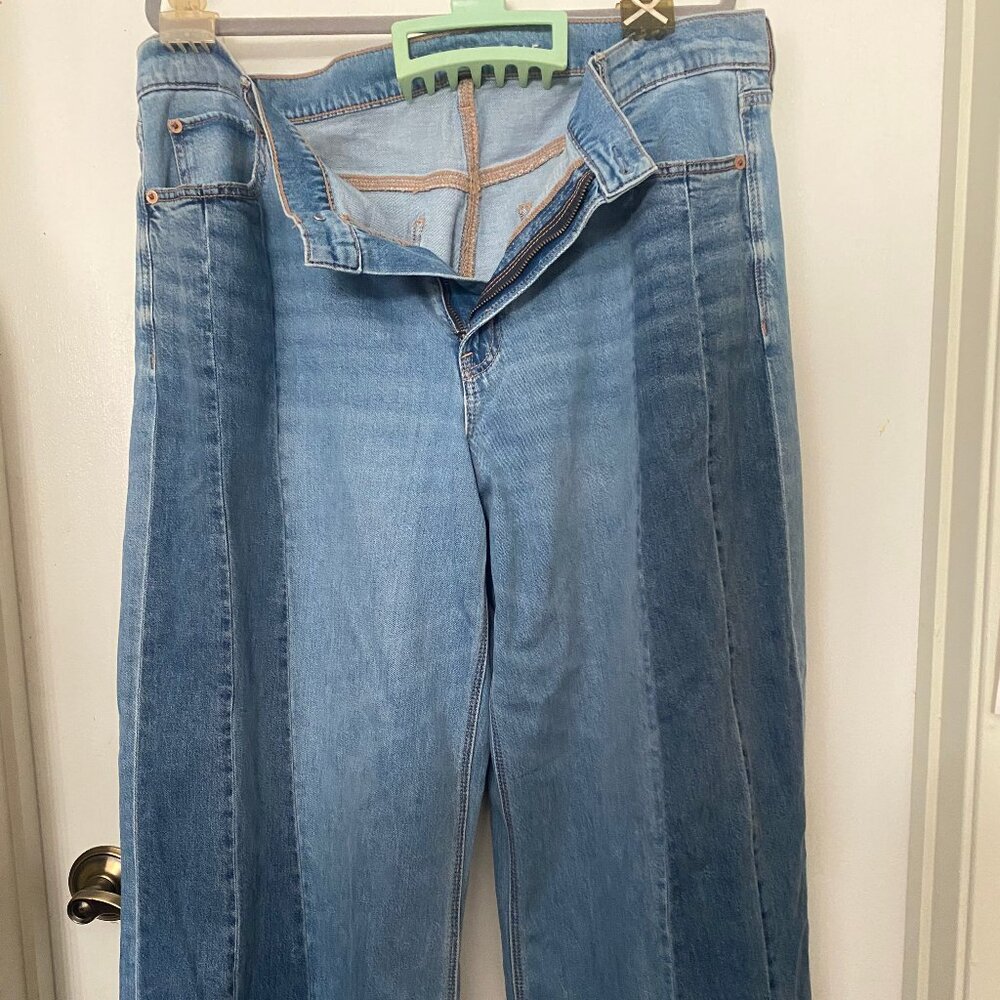 American Eagle Low Rise Ultra Wide Jeans